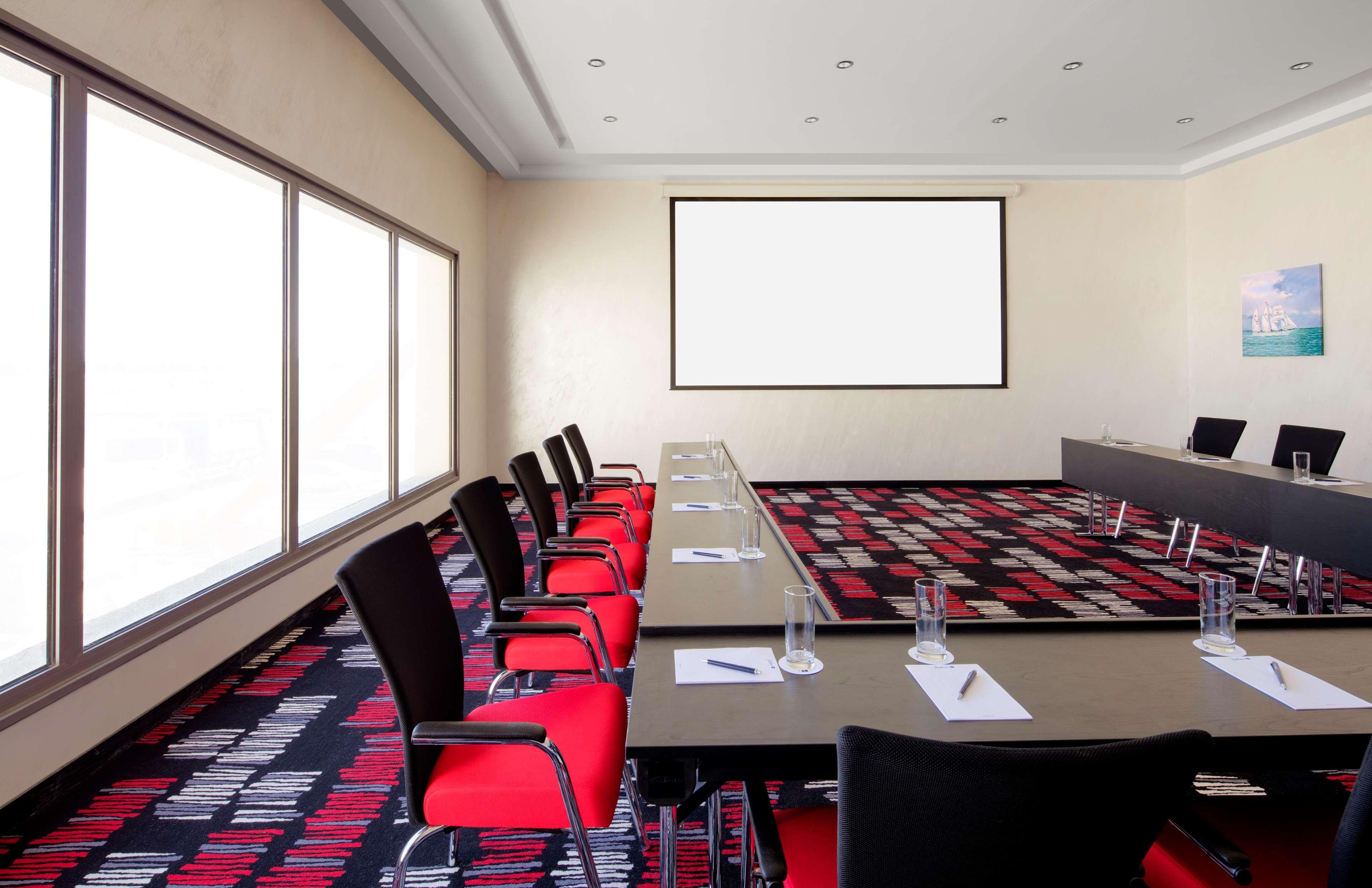 Radisson Blu Hotel & Resort, Soar Exterior foto Meeting room