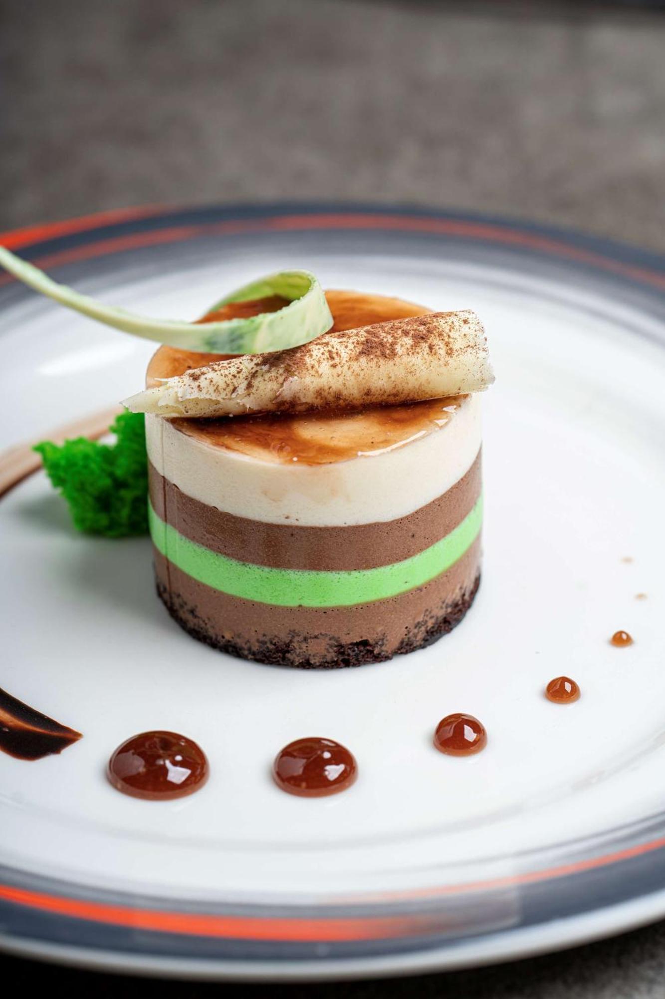 Radisson Blu Hotel & Resort, Soar Exterior foto A layered dessert