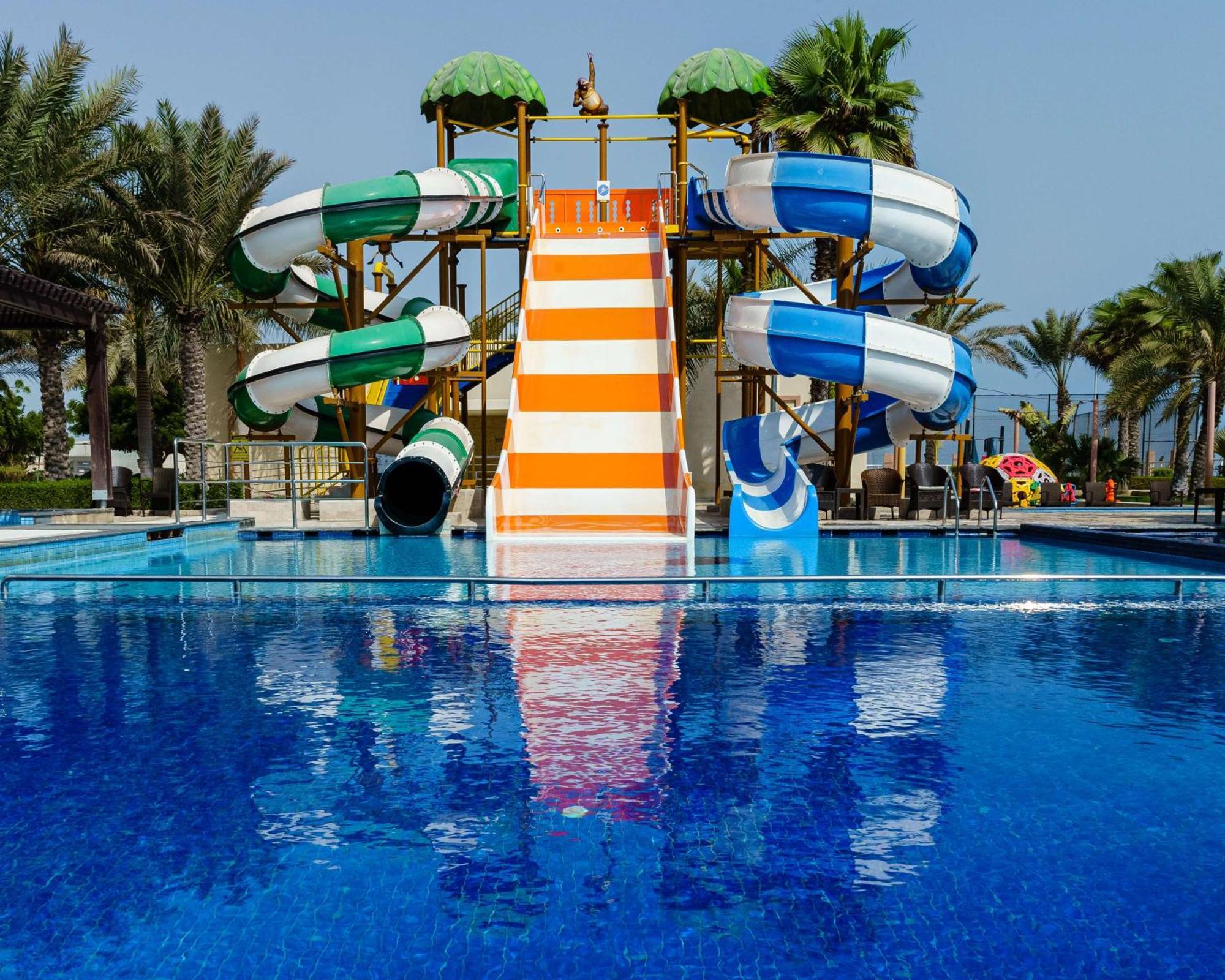 Radisson Blu Hotel & Resort, Soar Exterior foto Water park in Dubai