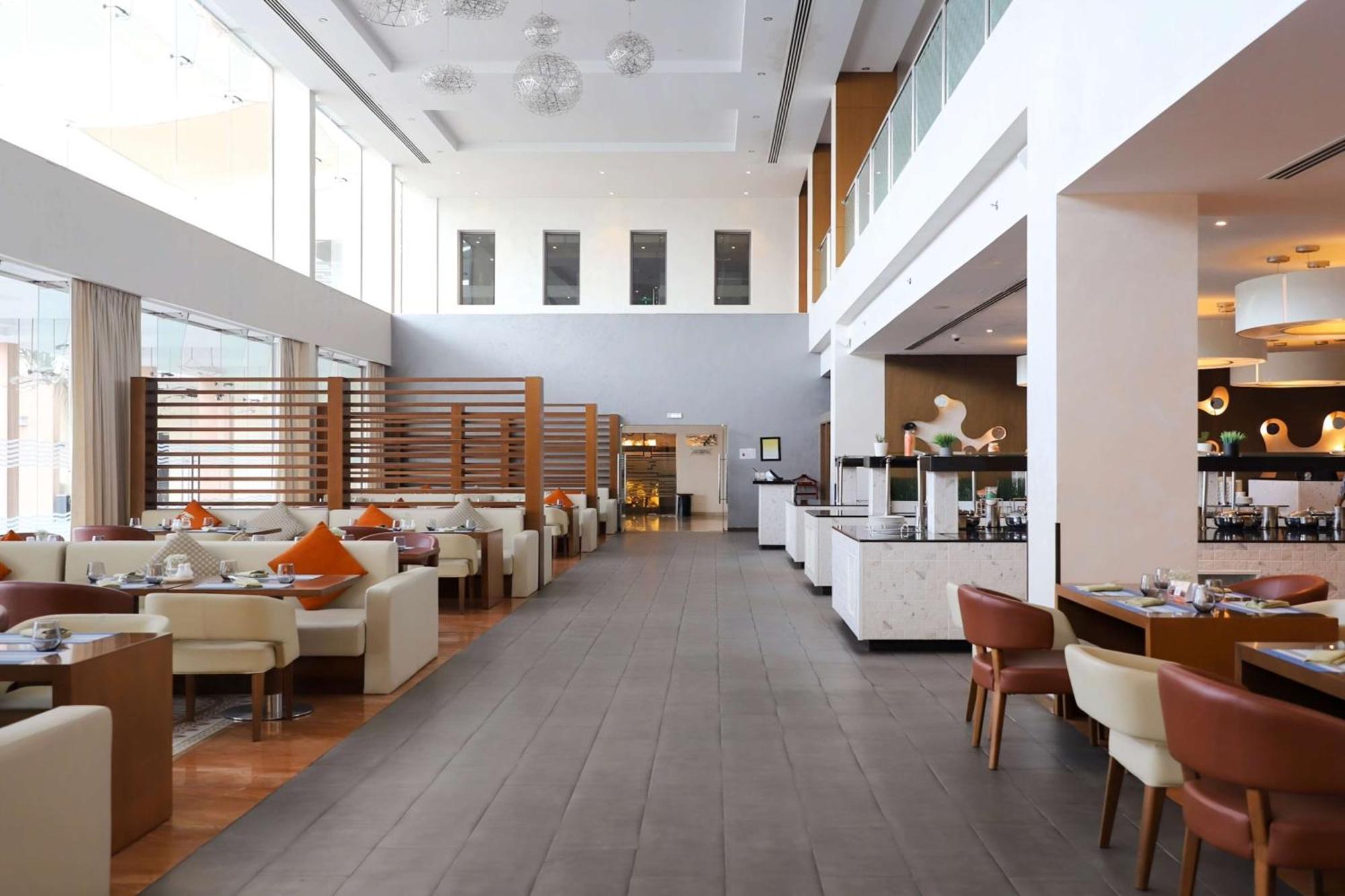 Radisson Blu Hotel & Resort, Soar Exterior foto The restaurant